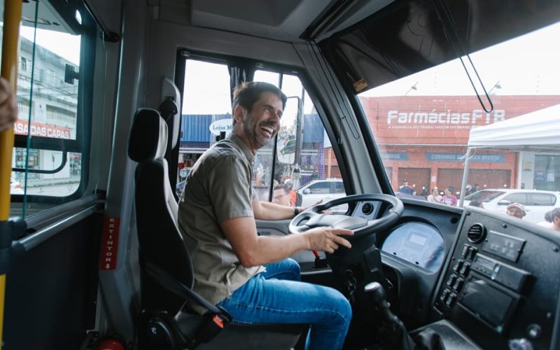 Prefeito Júnior Menezes reforça frota escolar com entrega de novo ônibus em União dos Palmares